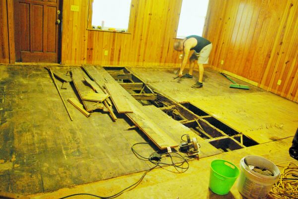 Subfloor Demolition in Allen